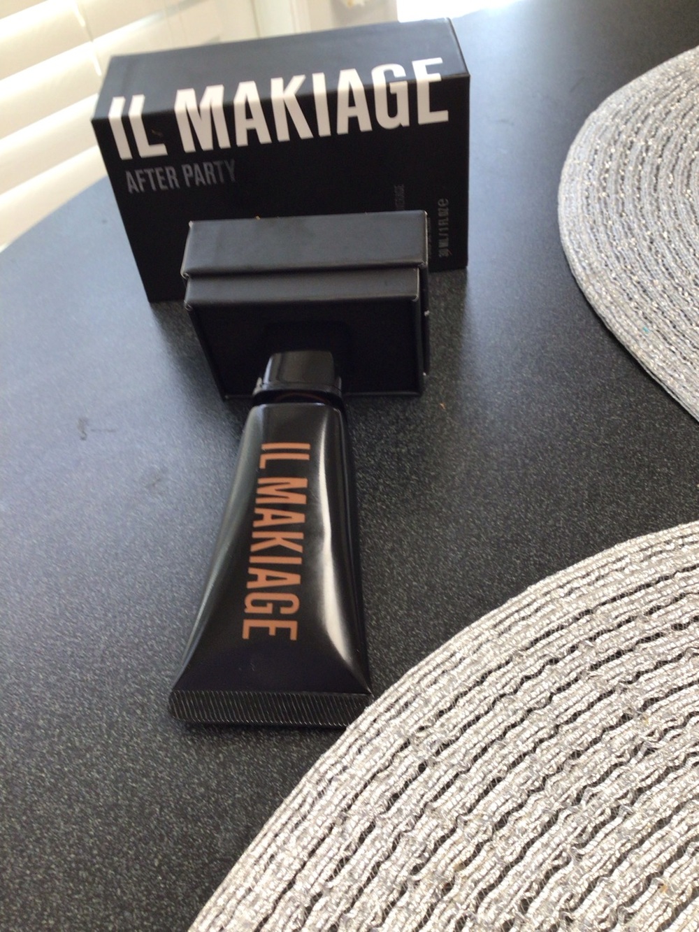 IL Makiage Cosmetic